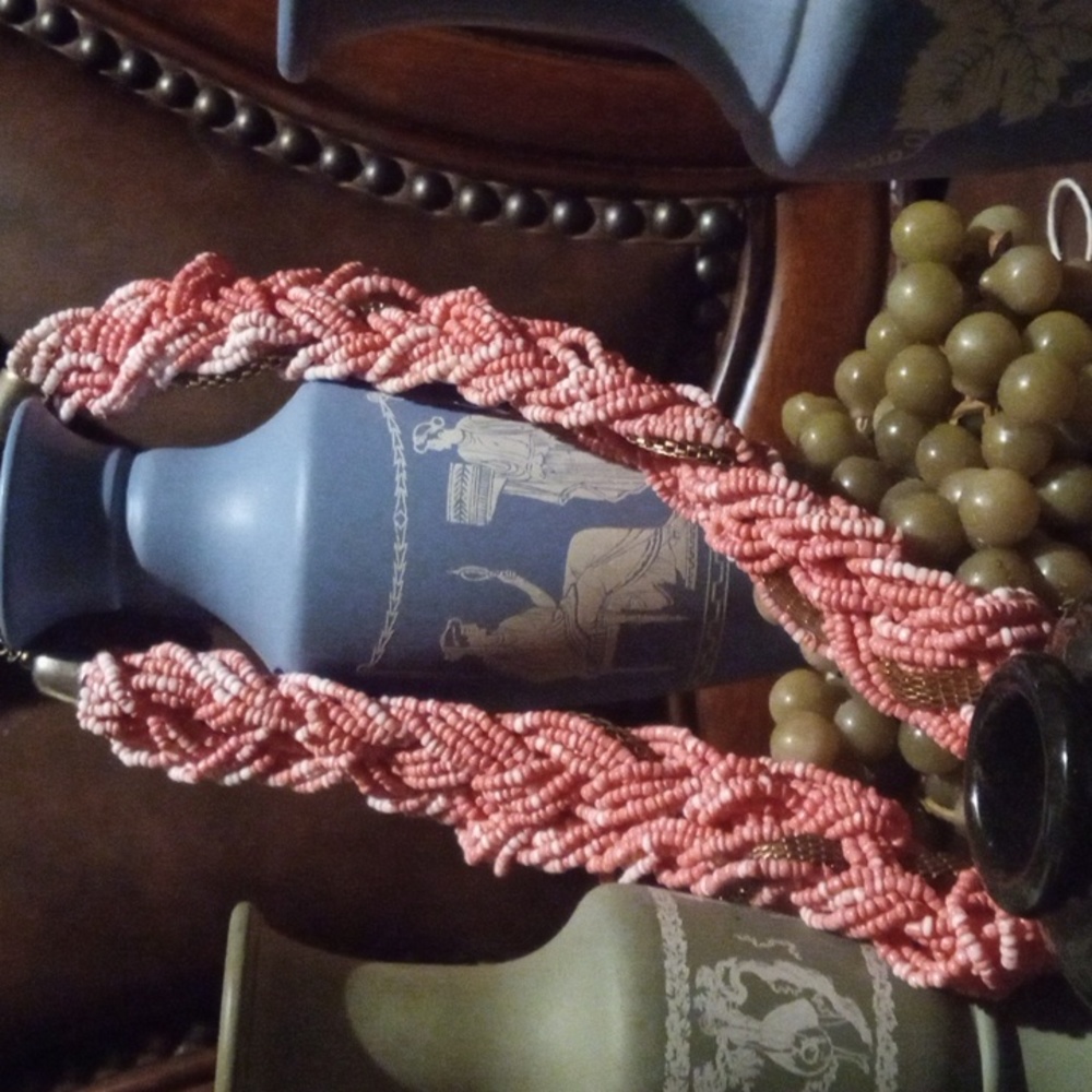 Twist beaded necklace